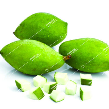 Fresh, green Mamuang Dip Nam Dok Mai mango, perfect for dipping with spicy Thai chili sauces or eating as a refreshing snack.